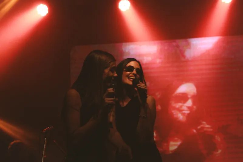 Abril Olivera live