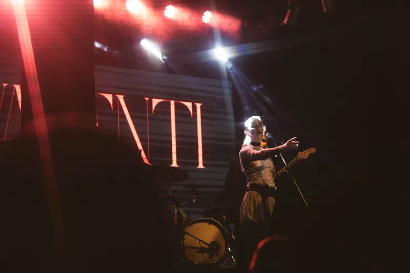 La Valenti live