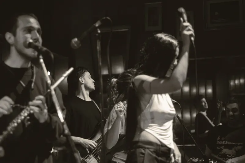 Abril Olivera live